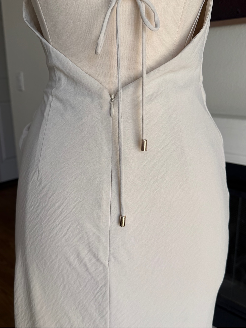 Significant Other Minimalist Cream Textured Twist-Front Maxi Dress Slit Sz 2 - Picture 7 of 16